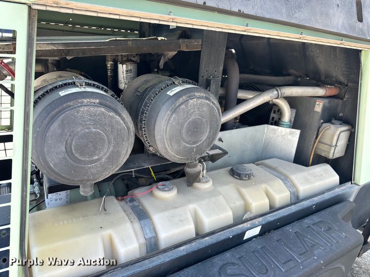 image for item EJ8893 Sullair  425 air compressor