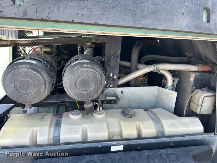 image for item EJ8893 Sullair  425 air compressor