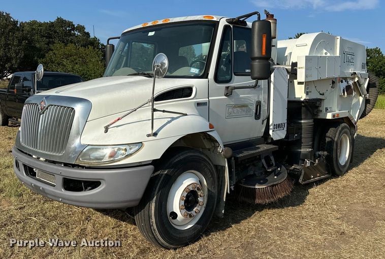 image for item EJ8906 2012 International  4300 street sweeper truck