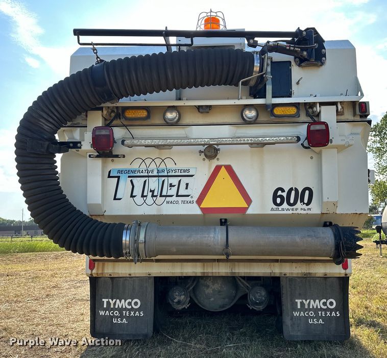 image for item EJ8906 2012 International  4300 street sweeper truck