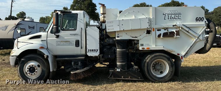 image for item EJ8906 2012 International  4300 street sweeper truck