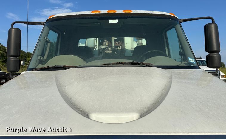 image for item EJ8906 2012 International  4300 street sweeper truck