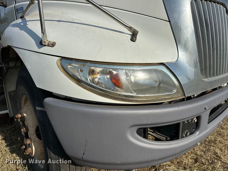 image for item EJ8906 2012 International  4300 street sweeper truck