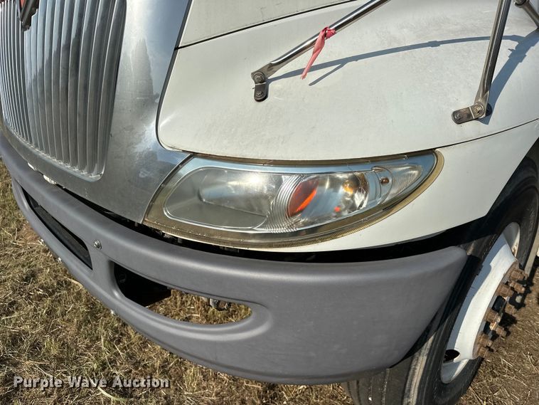 image for item EJ8906 2012 International  4300 street sweeper truck