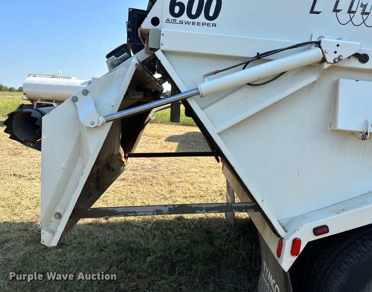 image for item EJ8906 2012 International  4300 street sweeper truck