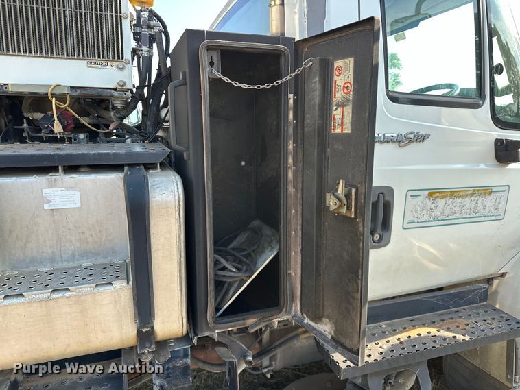 image for item EJ8906 2012 International  4300 street sweeper truck