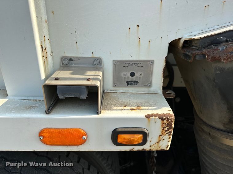 image for item EJ8906 2012 International  4300 street sweeper truck