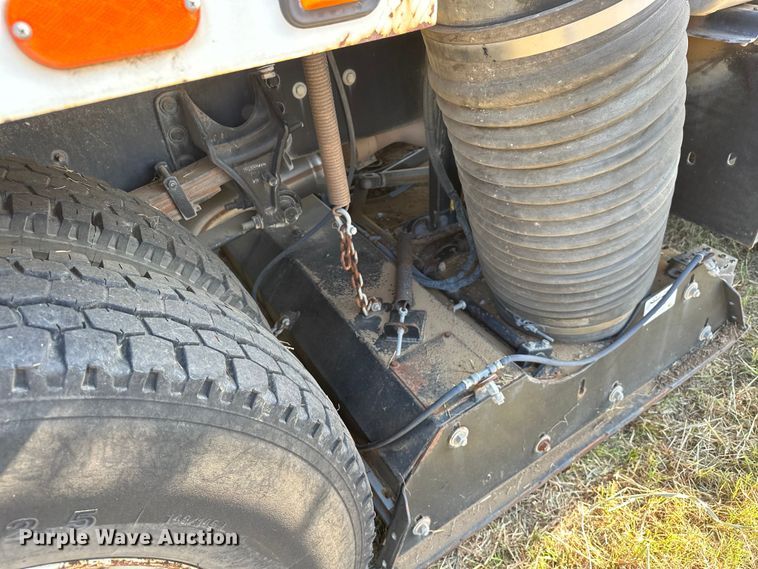 image for item EJ8906 2012 International  4300 street sweeper truck