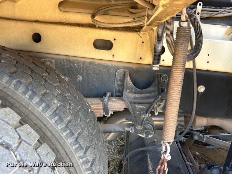 image for item EJ8906 2012 International  4300 street sweeper truck