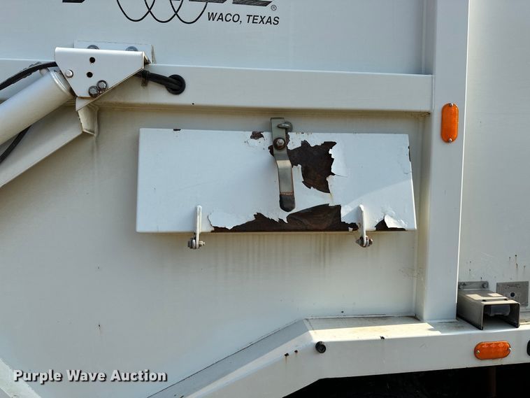 image for item EJ8906 2012 International  4300 street sweeper truck