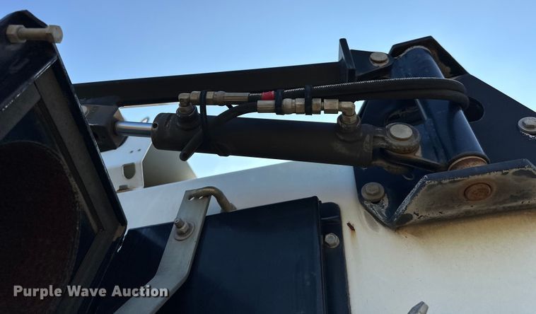 image for item EJ8906 2012 International  4300 street sweeper truck