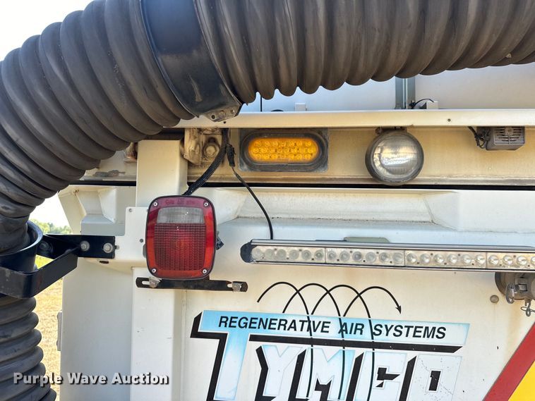 image for item EJ8906 2012 International  4300 street sweeper truck