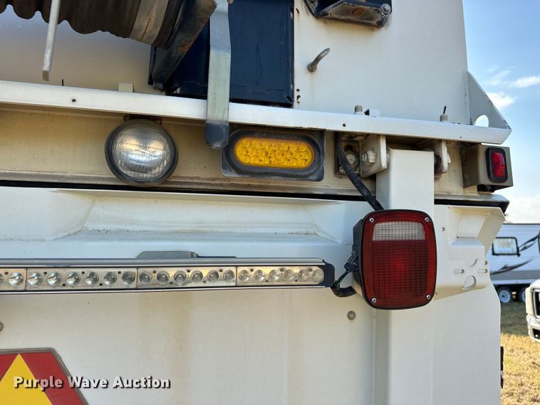 image for item EJ8906 2012 International  4300 street sweeper truck