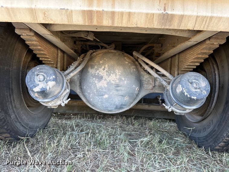 image for item EJ8906 2012 International  4300 street sweeper truck