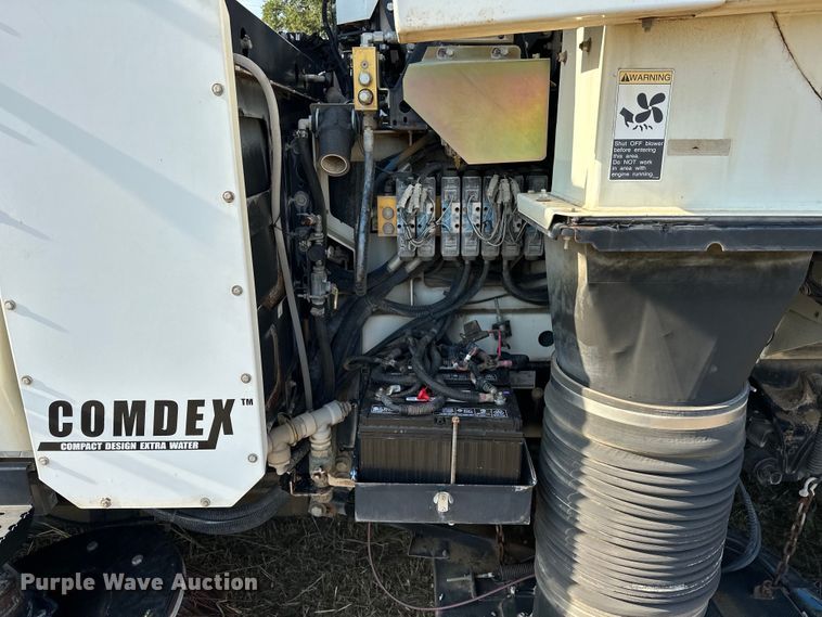 image for item EJ8906 2012 International  4300 street sweeper truck