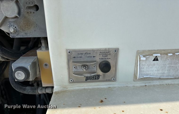 image for item EJ8906 2012 International  4300 street sweeper truck