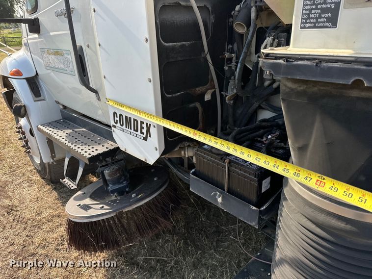 image for item EJ8906 2012 International  4300 street sweeper truck