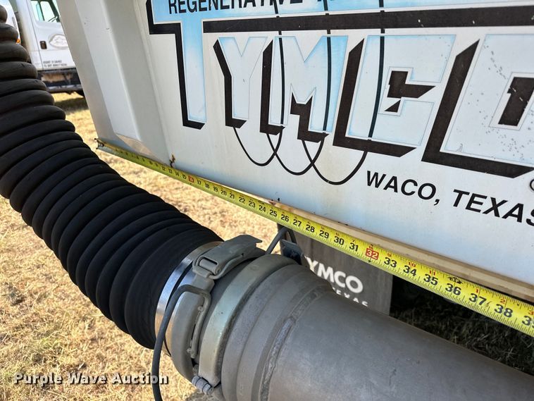 image for item EJ8906 2012 International  4300 street sweeper truck