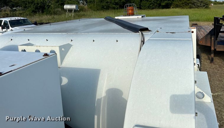 image for item EJ8906 2012 International  4300 street sweeper truck