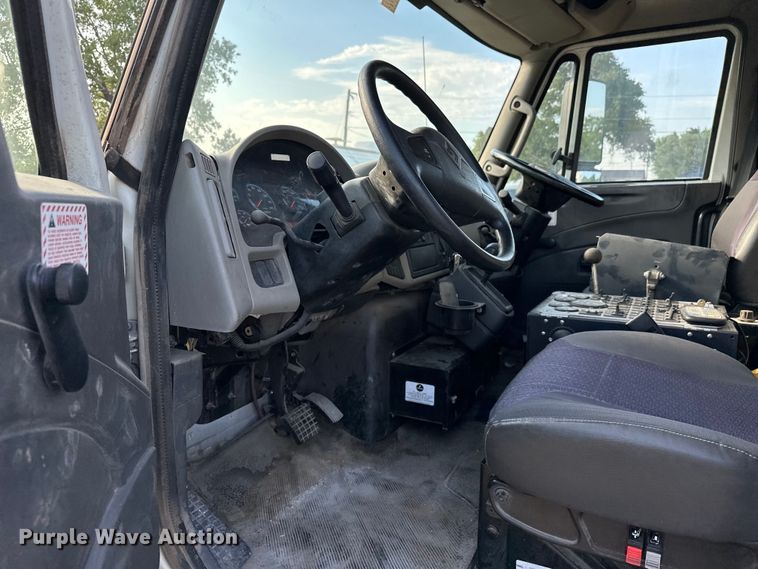 image for item EJ8906 2012 International  4300 street sweeper truck