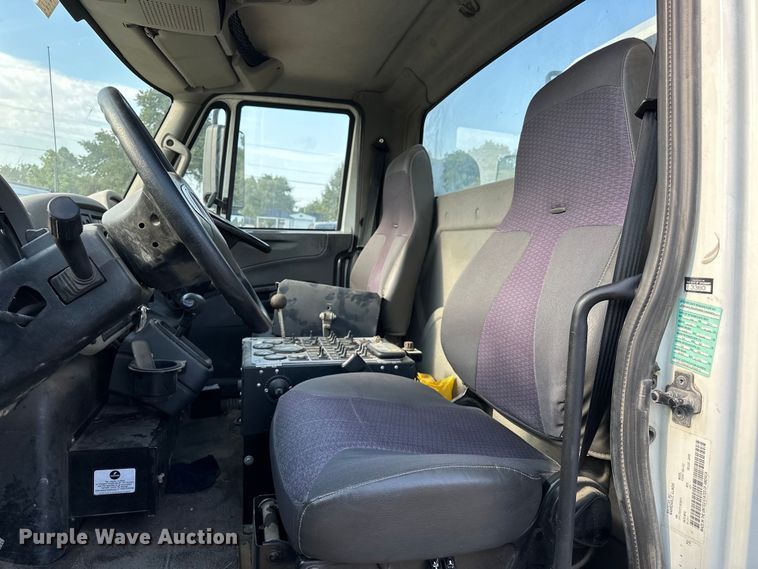 image for item EJ8906 2012 International  4300 street sweeper truck