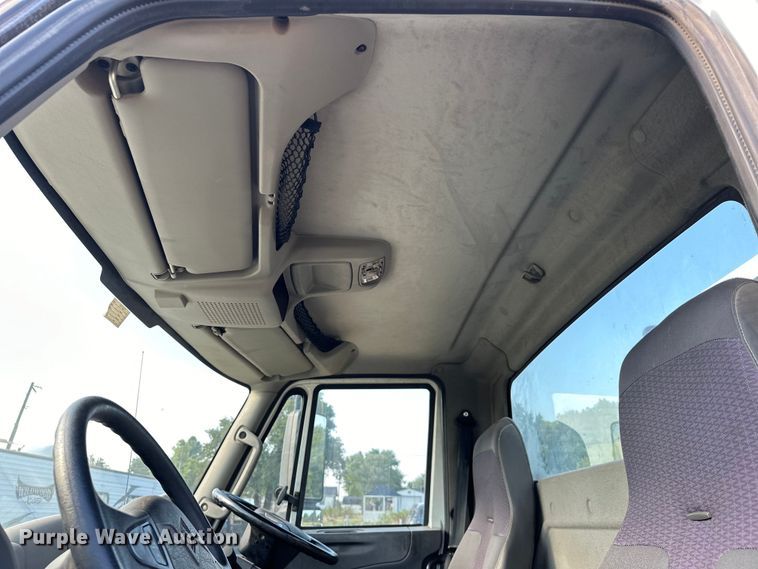 image for item EJ8906 2012 International  4300 street sweeper truck