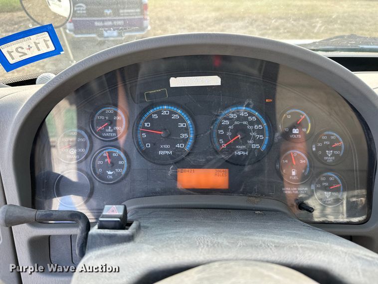 image for item EJ8906 2012 International  4300 street sweeper truck