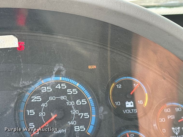 image for item EJ8906 2012 International  4300 street sweeper truck