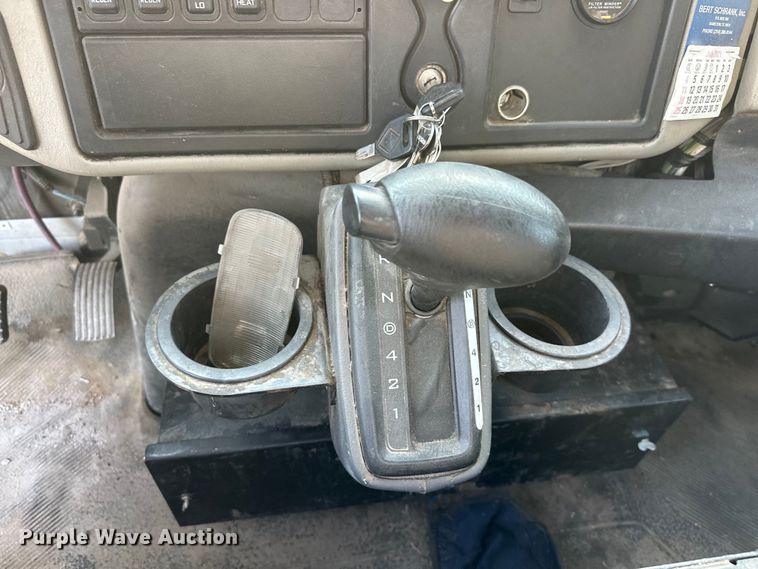 image for item EJ8906 2012 International  4300 street sweeper truck