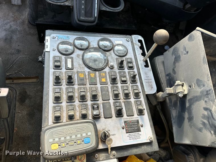 image for item EJ8906 2012 International  4300 street sweeper truck