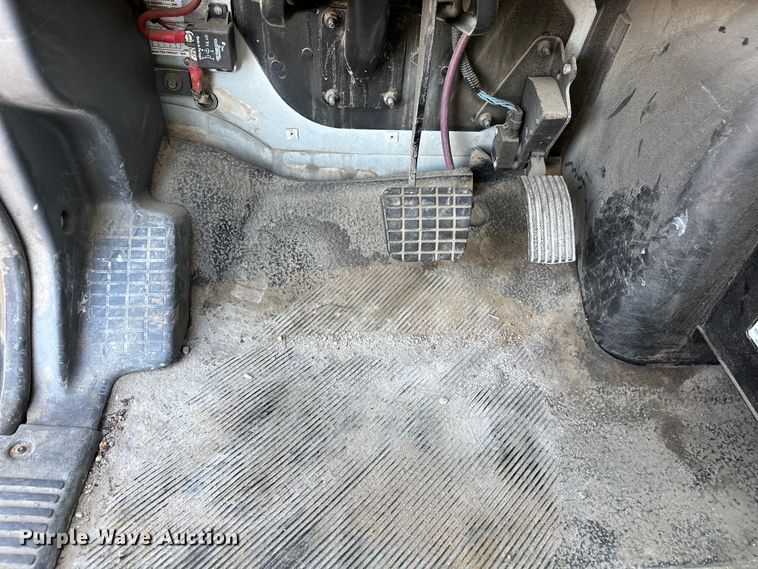 image for item EJ8906 2012 International  4300 street sweeper truck