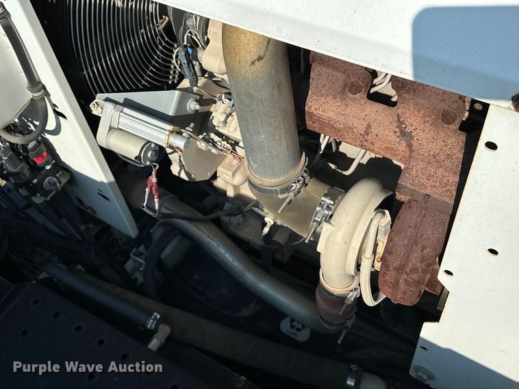 image for item EJ8906 2012 International  4300 street sweeper truck