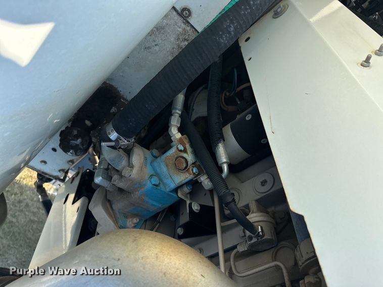 image for item EJ8906 2012 International  4300 street sweeper truck