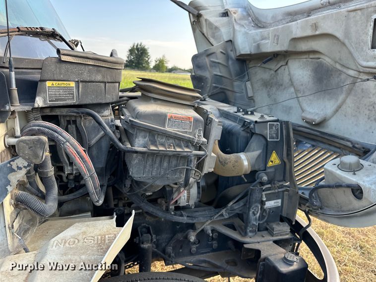 image for item EJ8906 2012 International  4300 street sweeper truck