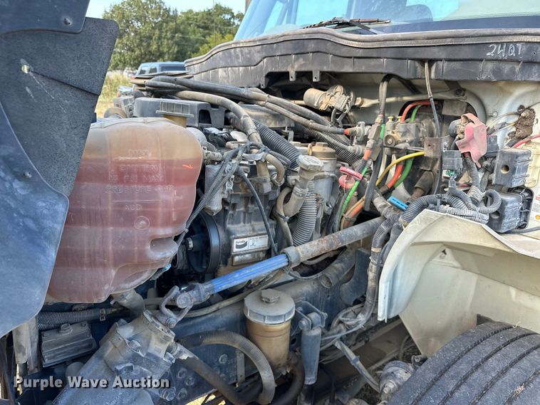 image for item EJ8906 2012 International  4300 street sweeper truck