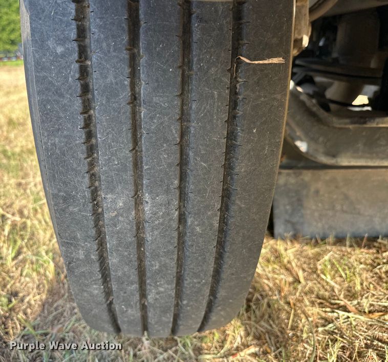 image for item EJ8906 2012 International  4300 street sweeper truck