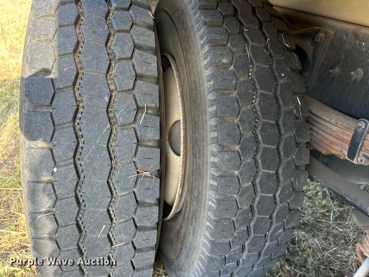 image for item EJ8906 2012 International  4300 street sweeper truck