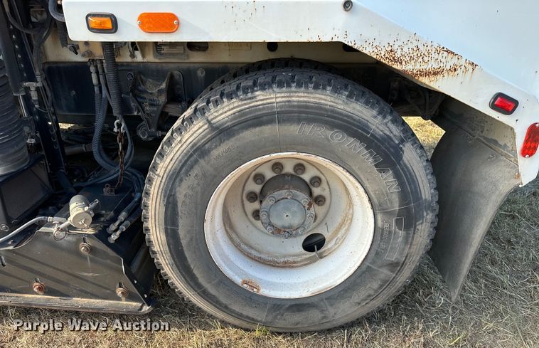 image for item EJ8906 2012 International  4300 street sweeper truck