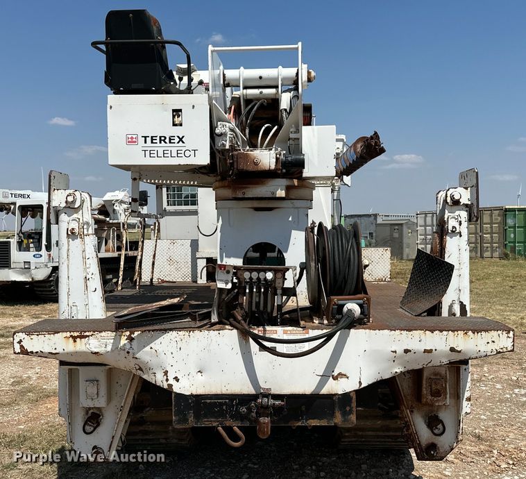 image for item EJ8914 IHI IC50 track carrier with digger derrick 
