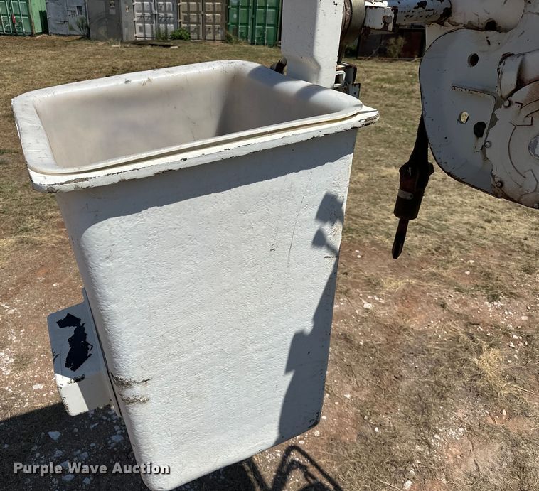 image for item EJ8914 IHI IC50 track carrier with digger derrick 