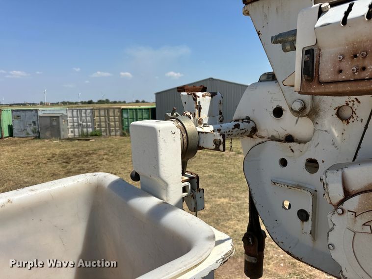 image for item EJ8914 IHI IC50 track carrier with digger derrick 