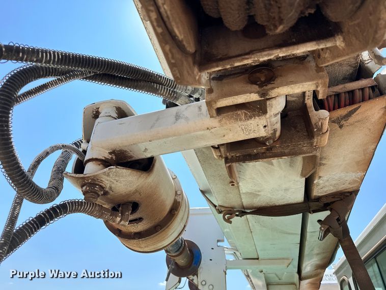 image for item EJ8914 IHI IC50 track carrier with digger derrick 