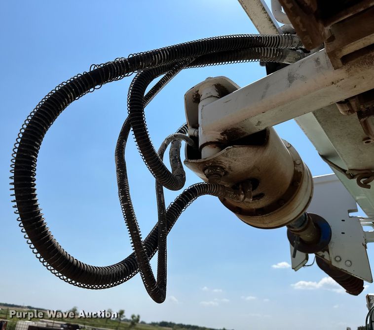 image for item EJ8914 IHI IC50 track carrier with digger derrick 