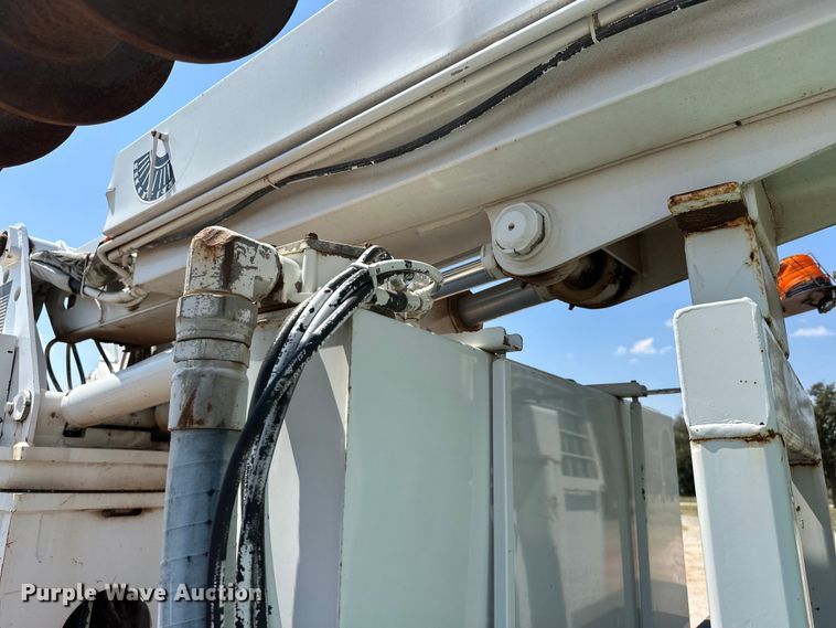 image for item EJ8914 IHI IC50 track carrier with digger derrick 