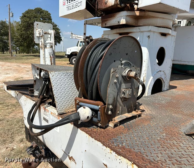 image for item EJ8914 IHI IC50 track carrier with digger derrick 