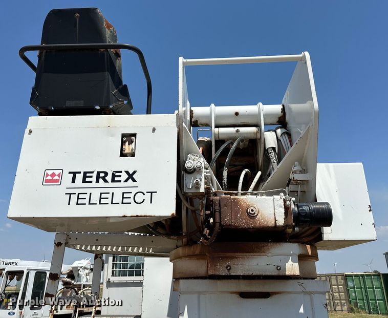 image for item EJ8914 IHI IC50 track carrier with digger derrick 