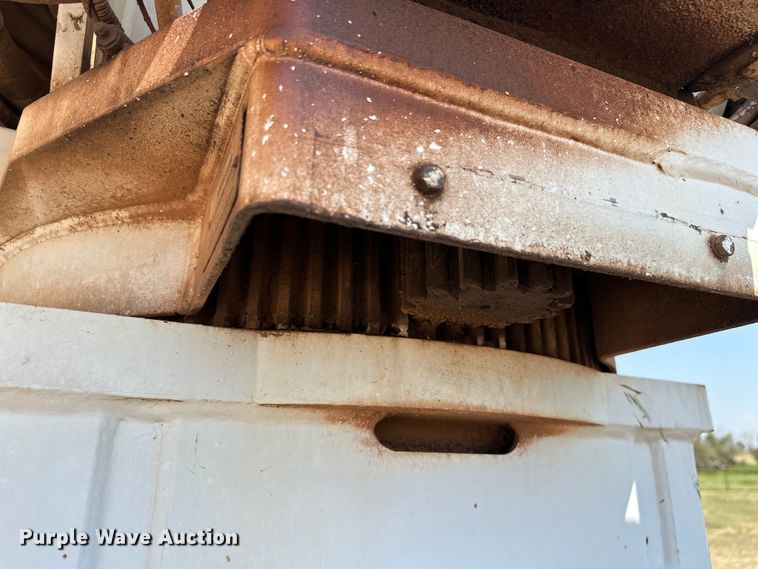 image for item EJ8914 IHI IC50 track carrier with digger derrick 