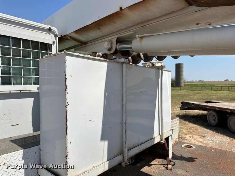 image for item EJ8914 IHI IC50 track carrier with digger derrick 