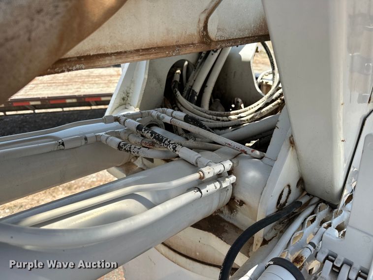 image for item EJ8914 IHI IC50 track carrier with digger derrick 