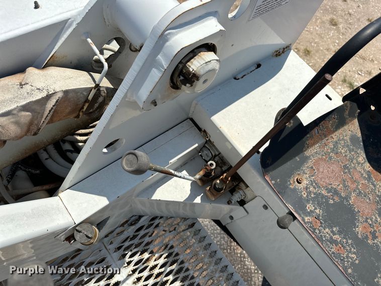 image for item EJ8914 IHI IC50 track carrier with digger derrick 